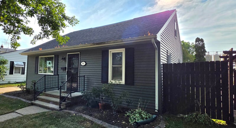 919 N Sharon St, Appleton, WI 54914