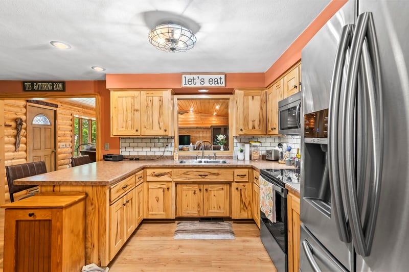 1261 Gavin Rd, Neenah, WI 54956