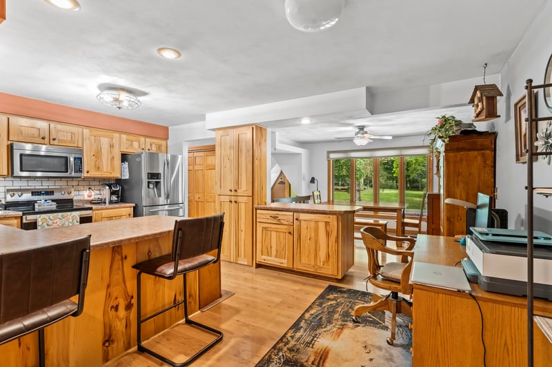 1261 Gavin Rd, Neenah, WI 54956