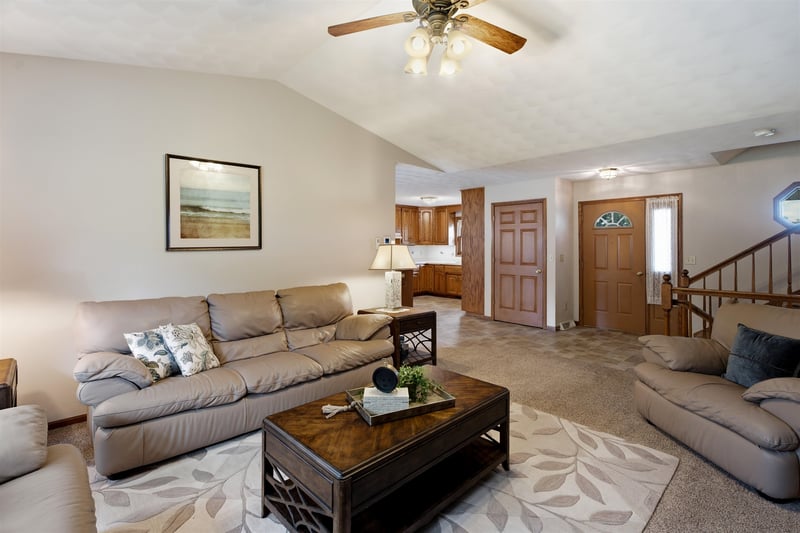 W6817 Appletree Ct, Greenville, WI 54942