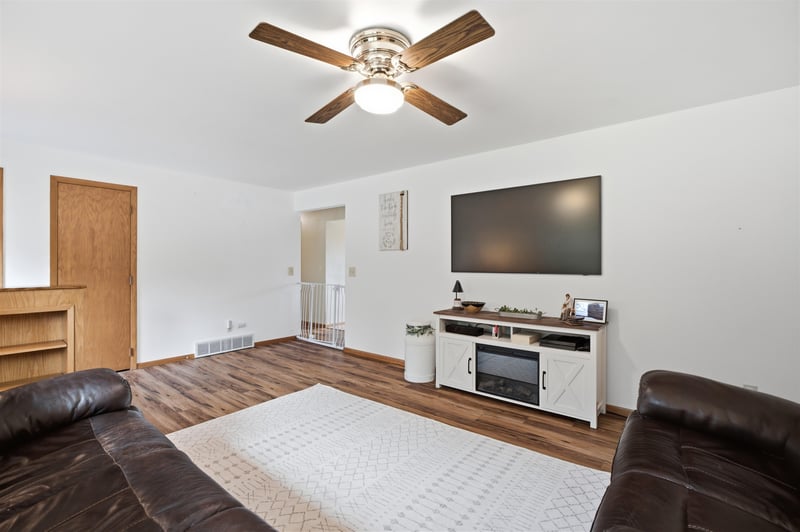 3090 W 1st Ave, Appleton, WI 54914