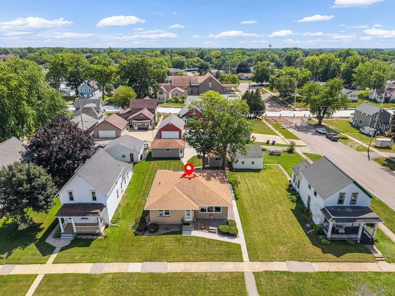 123 W 8th St, Kaukauna, WI 54130