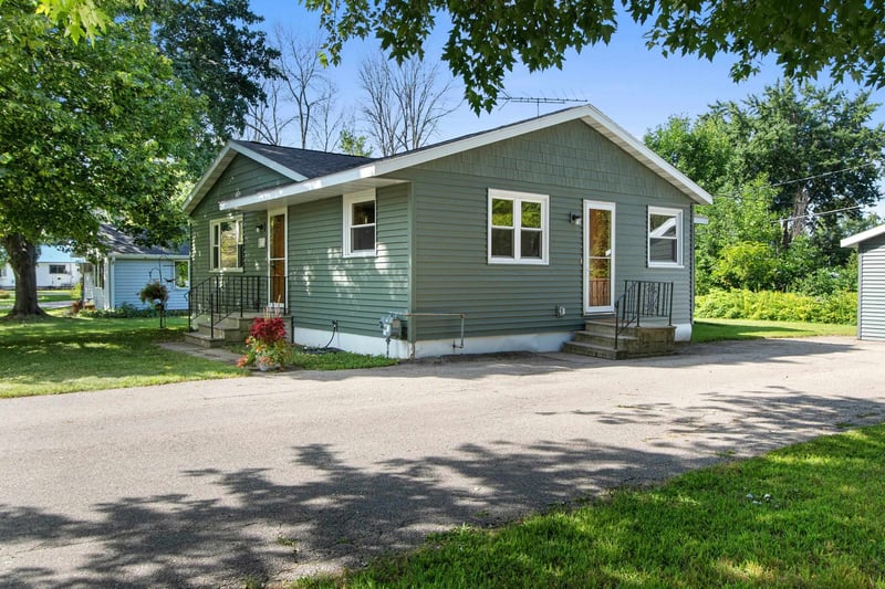 N5643 N Franklin St, Shawano, WI 54166