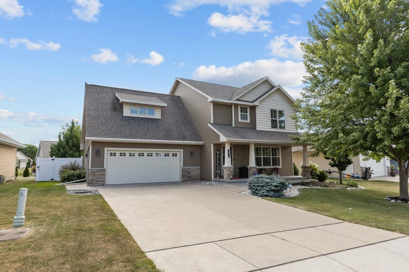 2876 Chrystella Dr, Menasha, WI 54952