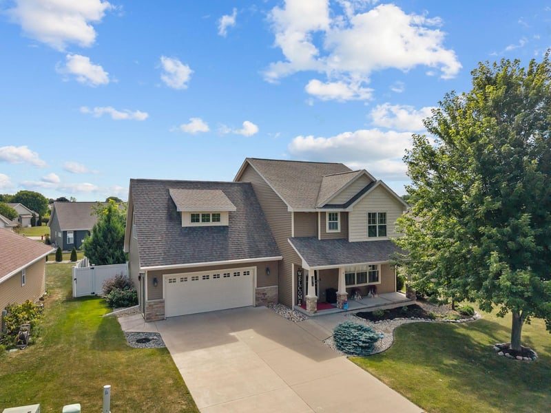 2876 Chrystella Dr, Menasha, WI 54952