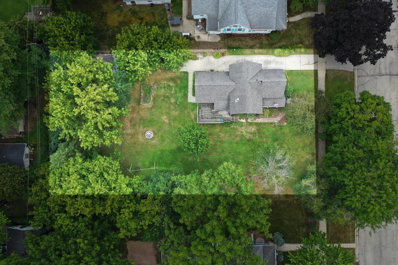 1240 S Jackson St, Green Bay, WI 54301-3038