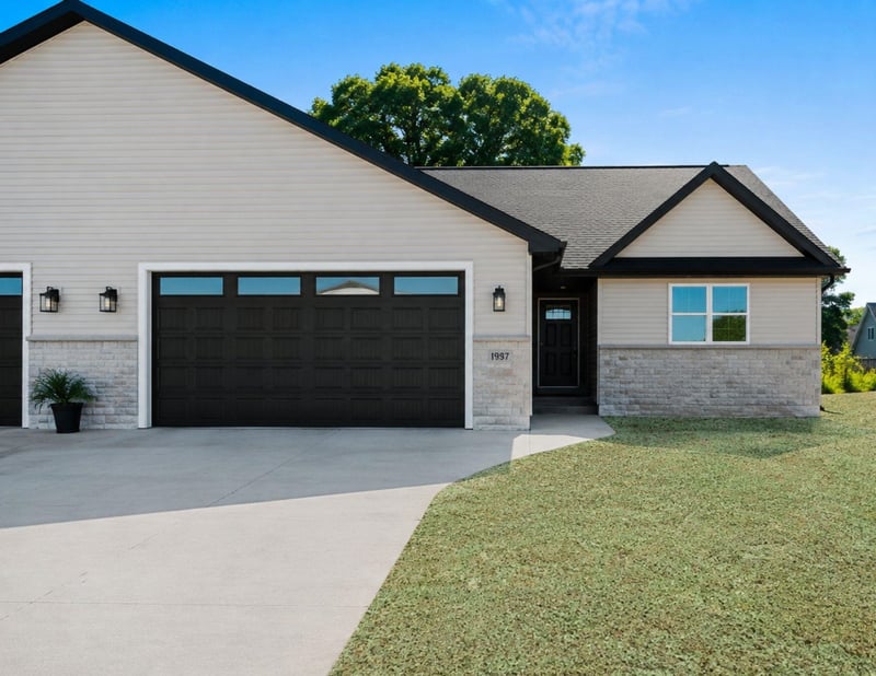 1837 London Rd, Green Bay, WI 54311