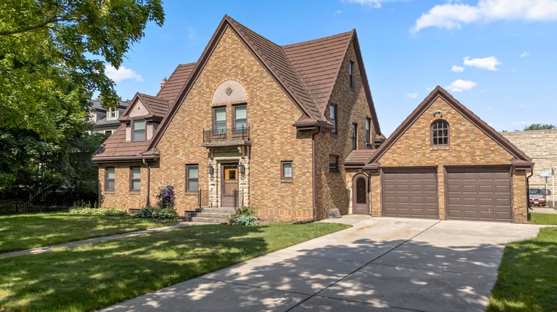 740 S Quincy St, Green Bay, WI 54301