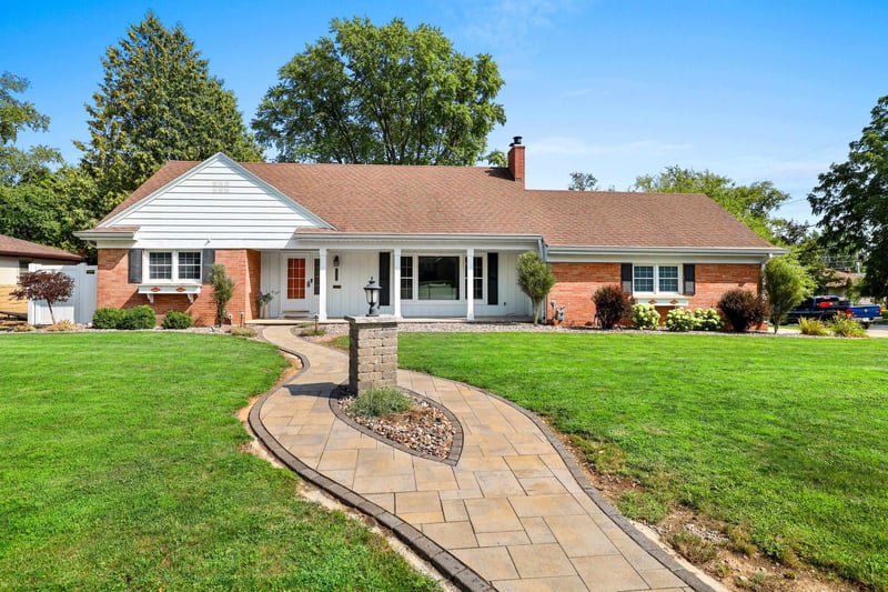 1153 Highview Ln, Green Bay, WI 54304
