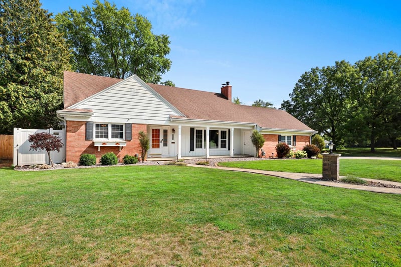 1153 Highview Ln, Green Bay, WI 54304