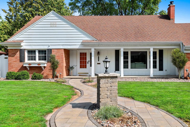 1153 Highview Ln, Green Bay, WI 54304