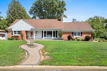 1153 Highview Ln, Green Bay, WI 54304