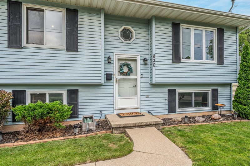 830 Osborn Ave, Oshkosh, WI 54902-6556