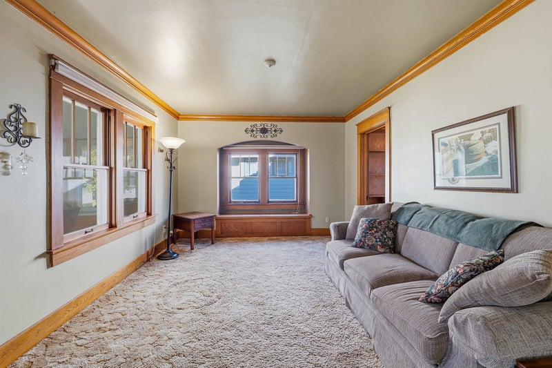 2024 Illinois Ave, New Holstein, WI 53061-1303