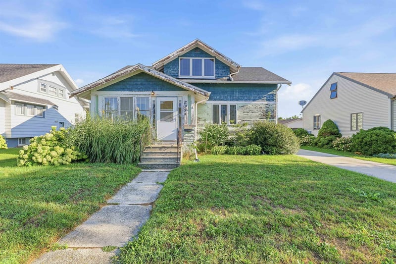 2024 Illinois Ave, New Holstein, WI 53061-1303