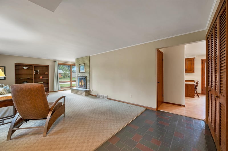 141 Custer Ct, Green Bay, WI 54301