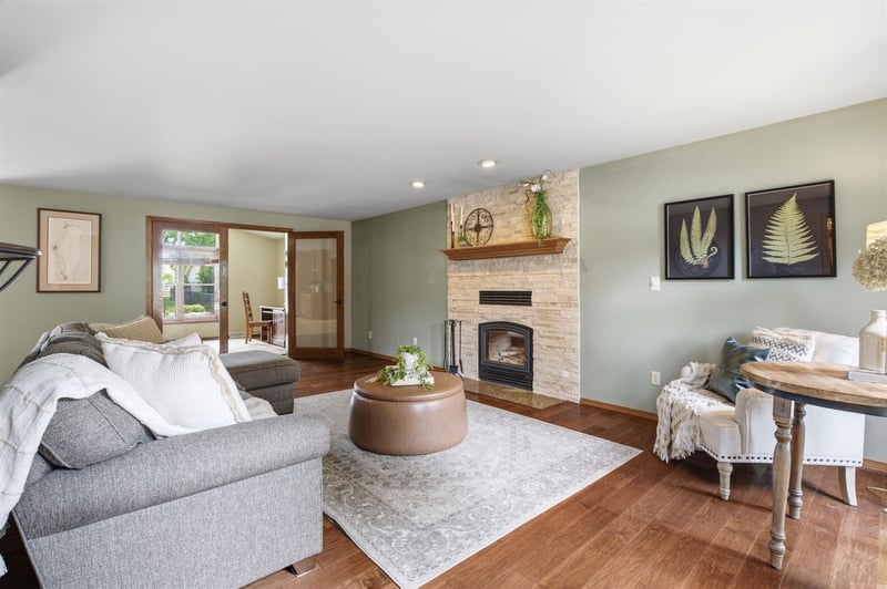 1502 E Cranberry Dr, Appleton, WI 54915