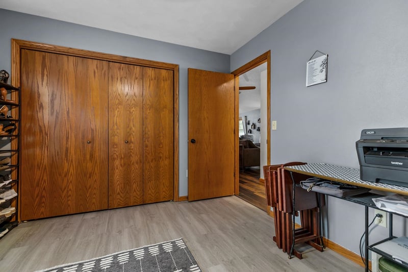 N1391 Woodland Dr, Greenville, WI 54942