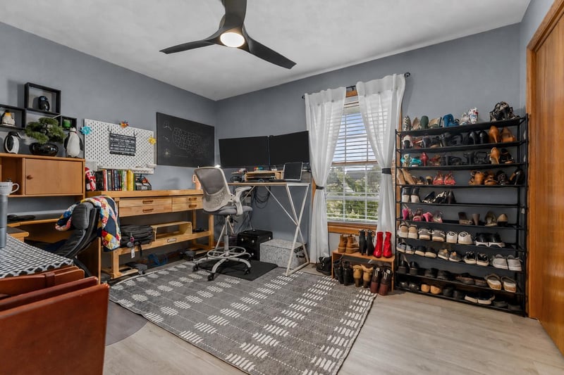 N1391 Woodland Dr, Greenville, WI 54942