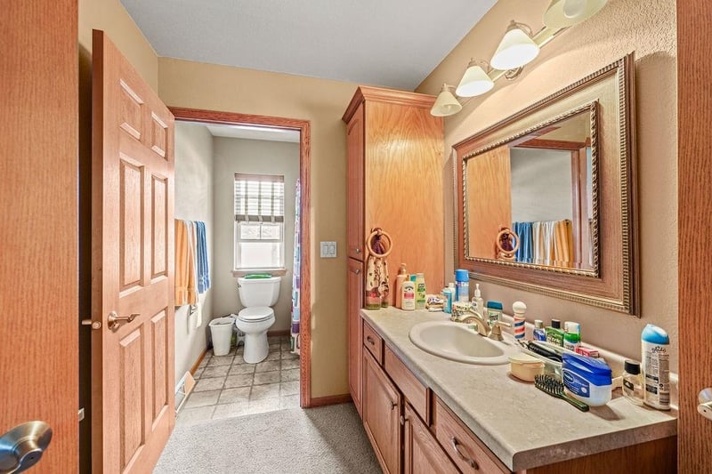 711 W Packer Ave, Oshkosh, WI 54901