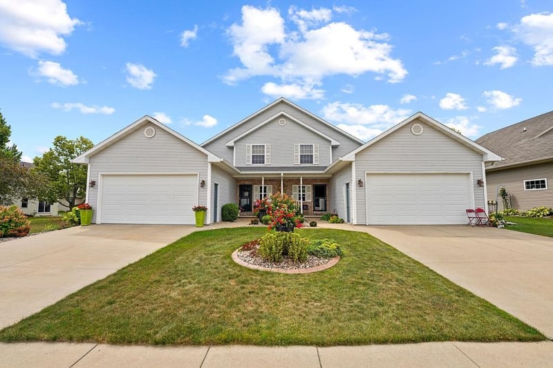 711 W Packer Ave, Oshkosh, WI 54901