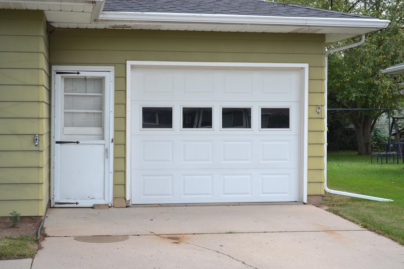 1138 Higgins Ave, Neenah, WI 54956
