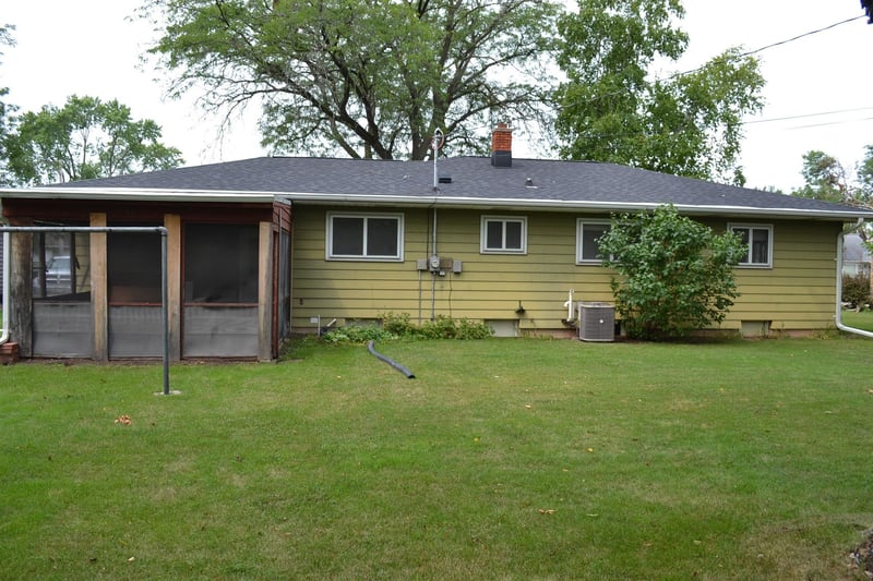 1138 Higgins Ave, Neenah, WI 54956