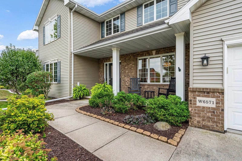 W6571 Austin Dr, Appleton, WI 54915-4852
