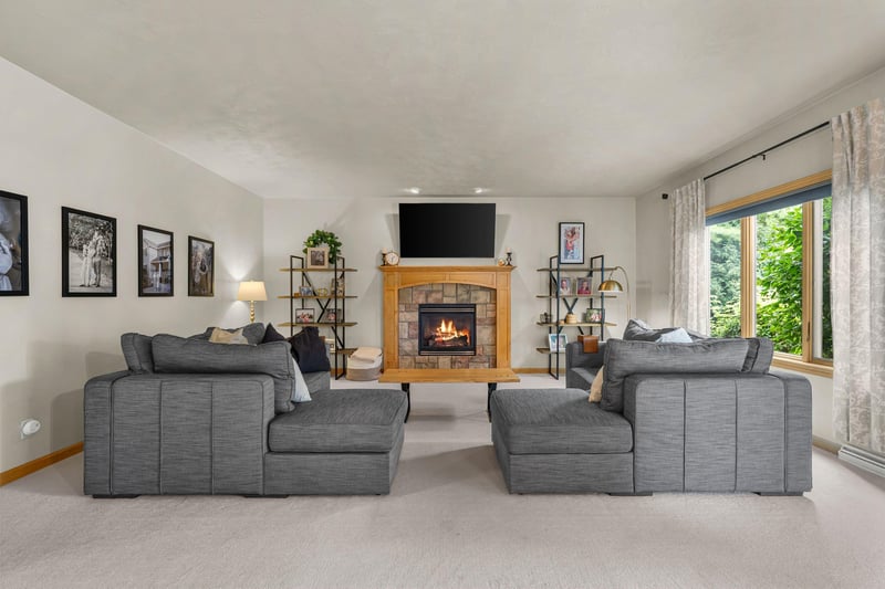 W6571 Austin Dr, Appleton, WI 54915-4852