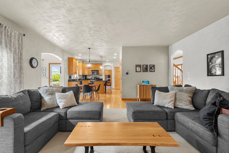 W6571 Austin Dr, Appleton, WI 54915-4852