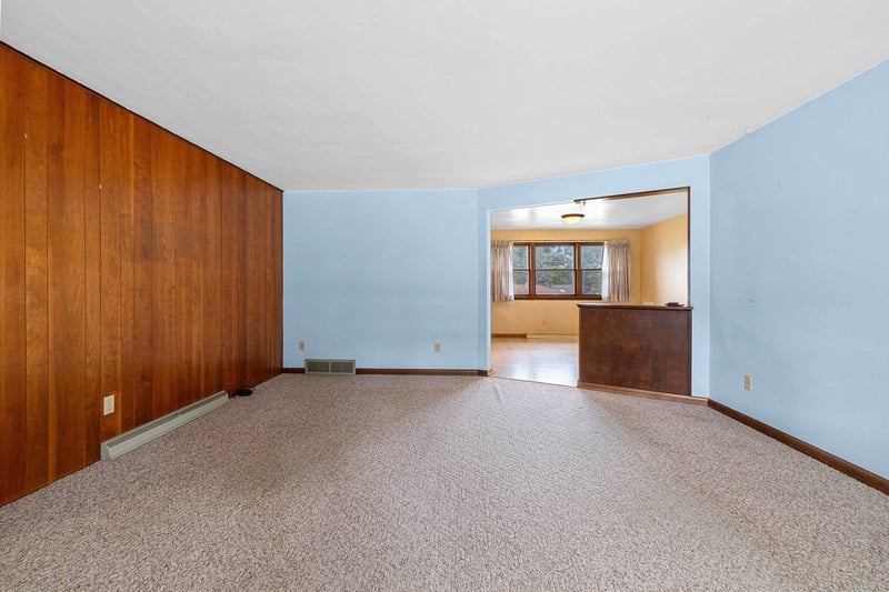 1648 View Ln, Green Bay, WI 54313