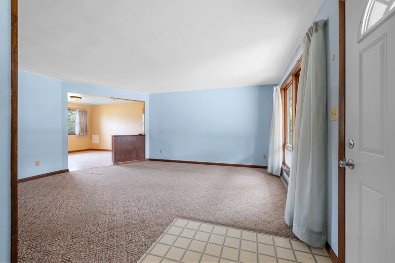 1648 View Ln, Green Bay, WI 54313