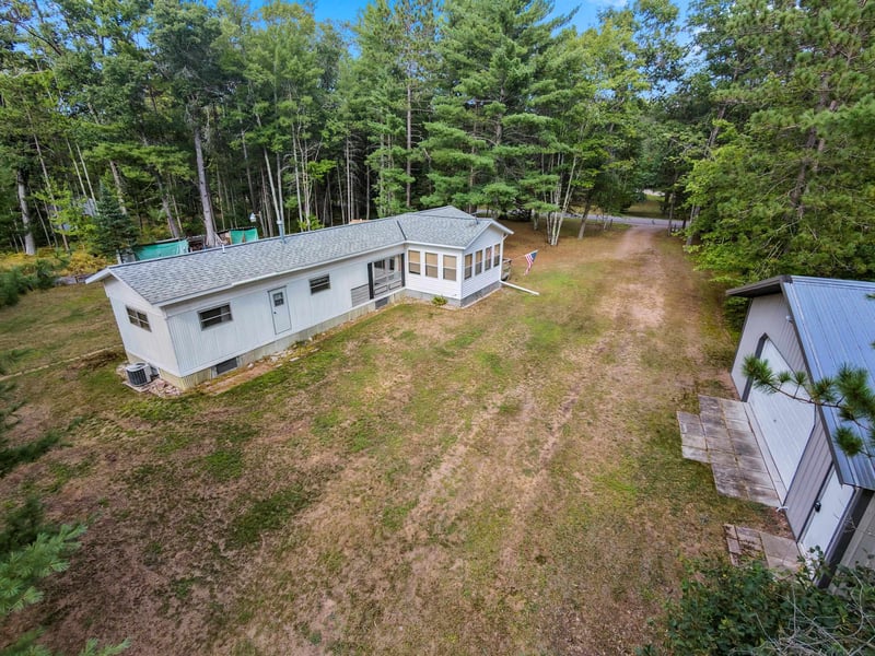 15303 Grindle Oak Dr, Mountain, WI 54149