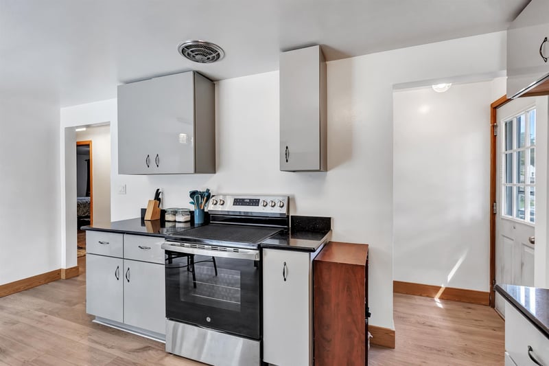 1597 Westfield Ave, Green Bay, WI 54303-3338