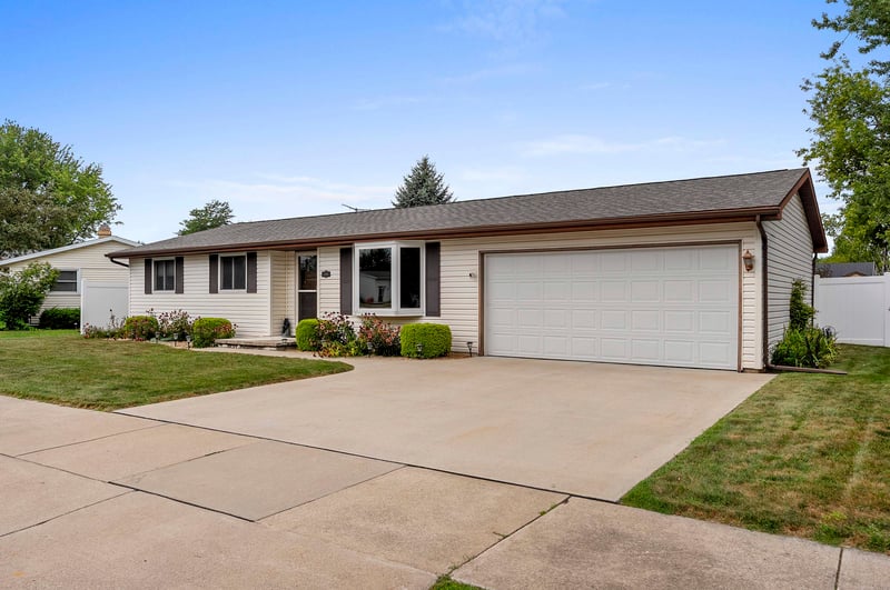 2360 Kincaid Ave, Oshkosh, WI 54904