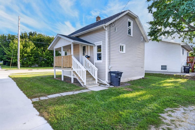 400 W 7th Ave, Oshkosh, WI 54902