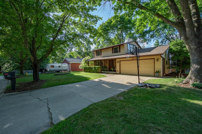 3026 Open Gate Trl, Green Bay, WI 54313