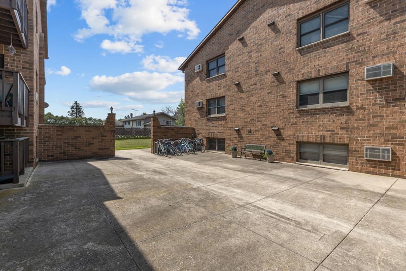 1161 Gillingham Rd #4A, Neenah, WI 54956-3989