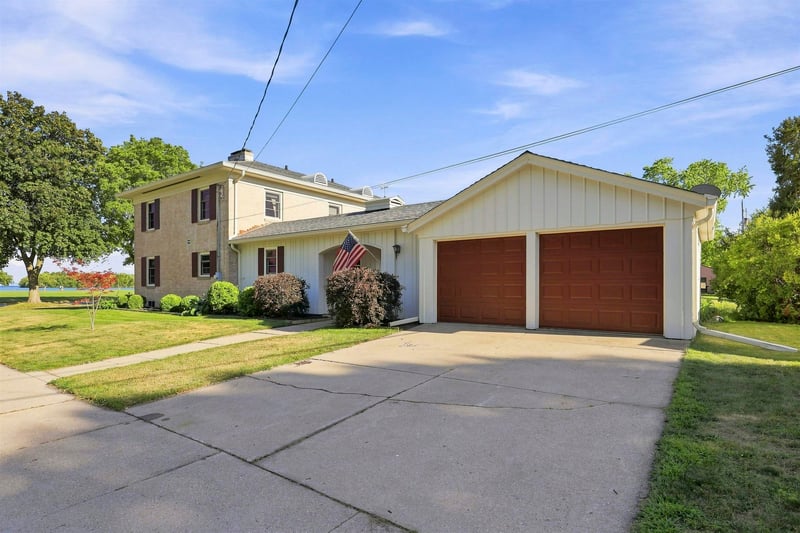 1117 Baldwin Ave, Oshkosh, WI 54901
