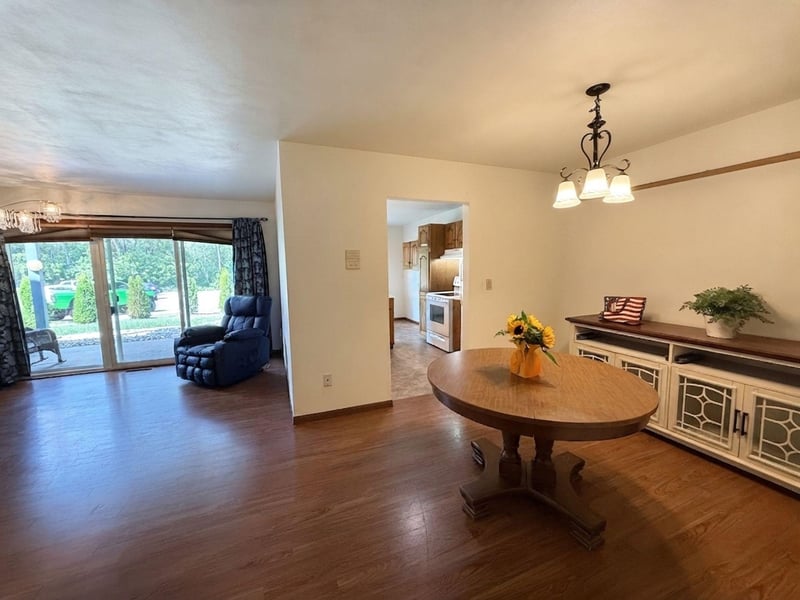 2935 Mossy Oak Cir, Green Bay, WI 54311-5789