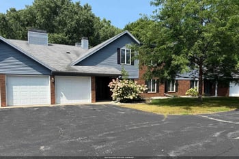 2935 Mossy Oak Cir, Green Bay, WI 54311-5789