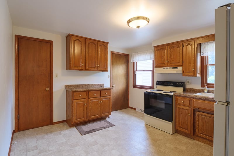 825 Stony Brook Ln, Green Bay, WI 54304-2127