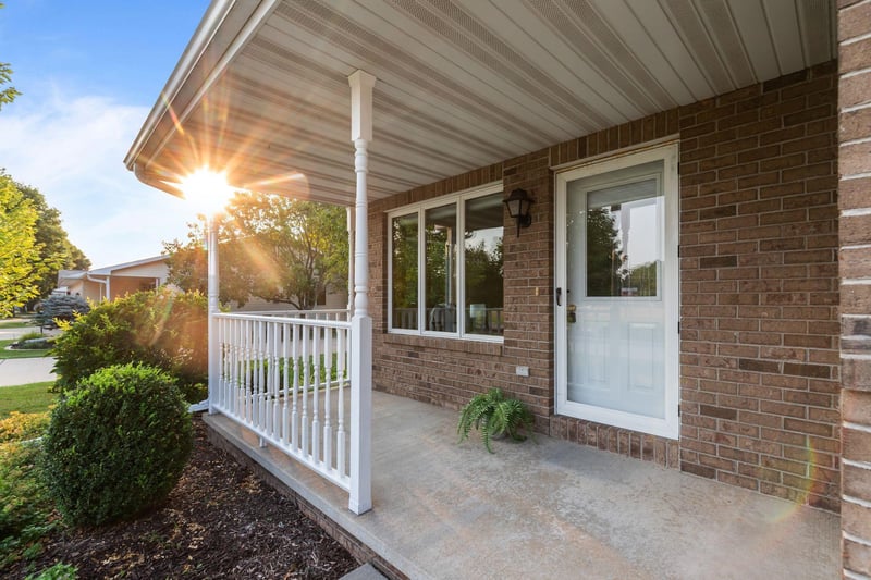 303 Parkview Ln, Kimberly, WI 54136