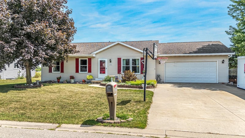 1024 Calypso Dr, Winneconne, WI 54986