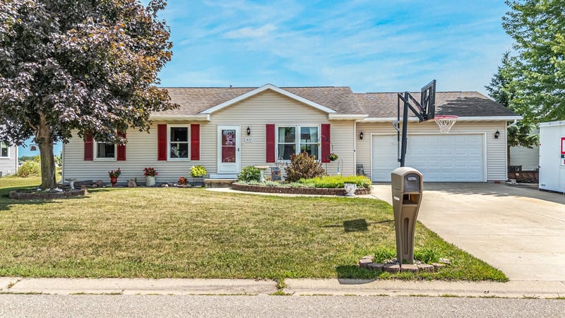 1024 Calypso Dr, Winneconne, WI 54986