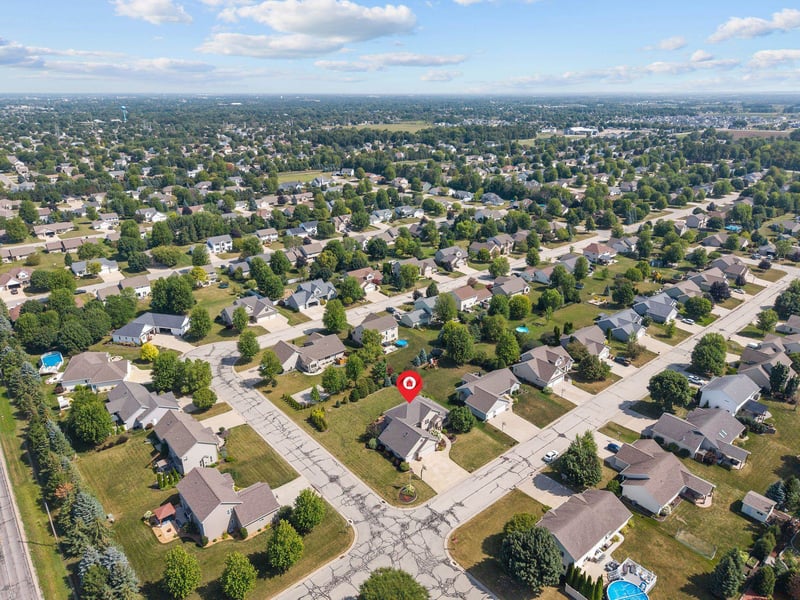 W6074 Nettie Dr, Appleton, WI 54915