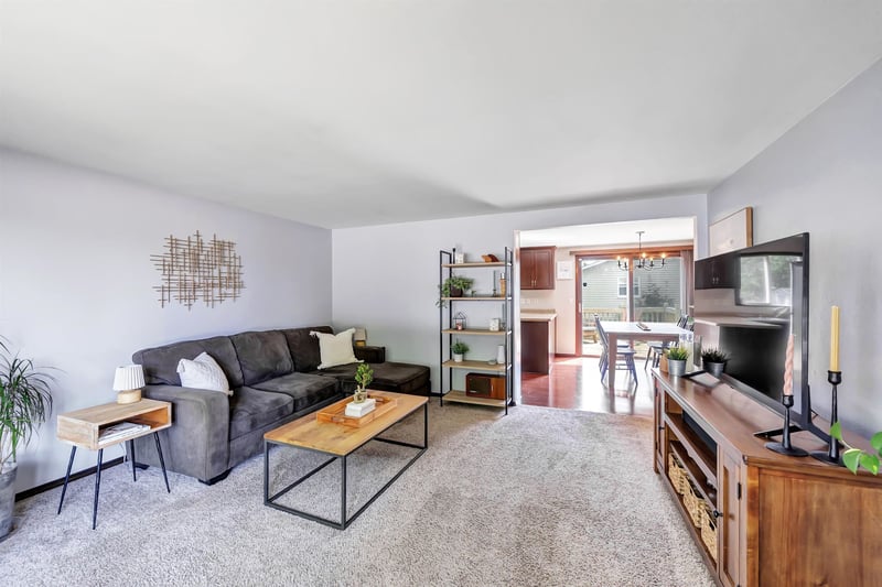 1125 Stine Way, De Pere, WI 54115