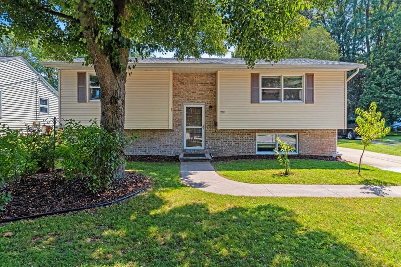 701 W 7th St, Kaukauna, WI 54130