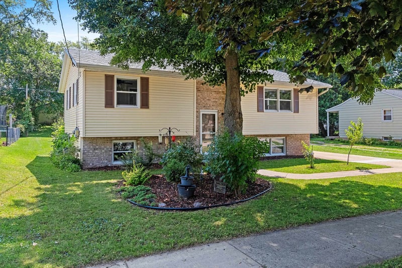 701 W 7th St, Kaukauna, WI 54130