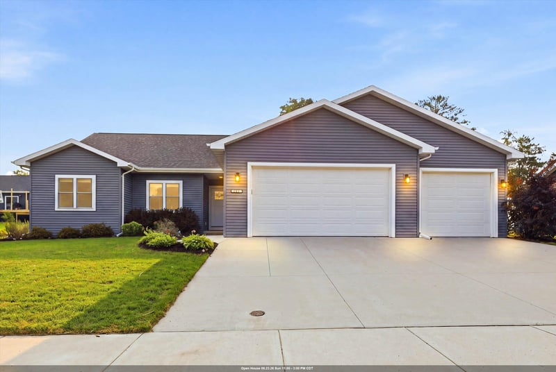 1616 Orchard Dr, Kaukauna, WI 54130-2907